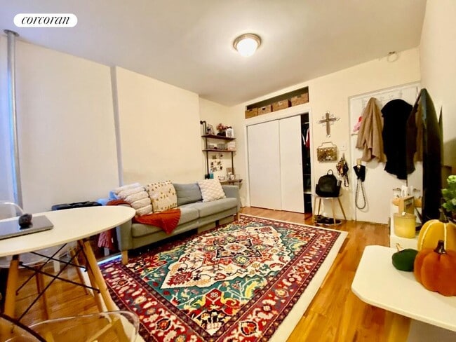 448 W 55th St in New York, NY - Building Photo - Building Photo