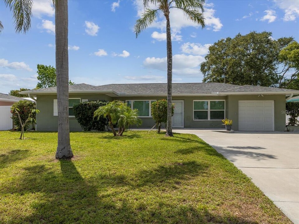 212 S Mars Ave in Clearwater, FL - Building Photo