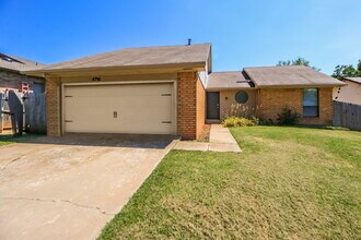 4716 Brookwood Dr in Noble, OK - Building Photo - Building Photo