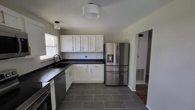 4791 Bourke Rd in Columbus, OH - Foto de edificio - Building Photo