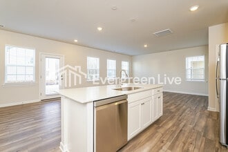 828 Pear Blossom Ct in Winston-Salem, NC - Building Photo - Building Photo