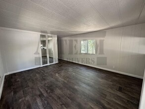 636 Lakeshore Dr in Seven Points, TX - Building Photo - Building Photo