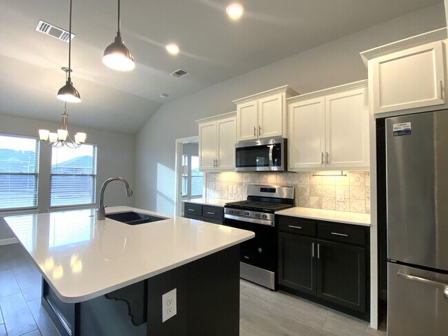 15701 Potomac Dr in Edmond, OK - Building Photo - Building Photo