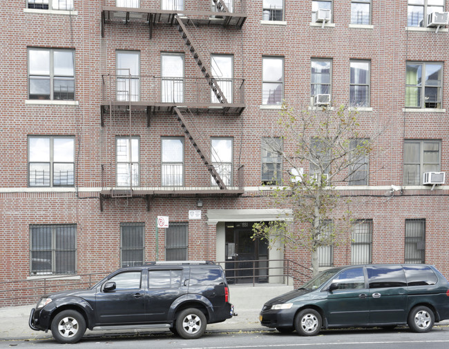 651 Southern Blvd in Bronx, NY - Building Photo - Building Photo