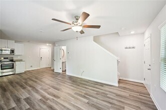 4437 Ben Hill Rd in Atlanta, GA - Building Photo - Building Photo