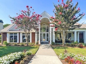 Legacy Arboretum Apartments in Charlotte, NC - Foto de edificio - Building Photo
