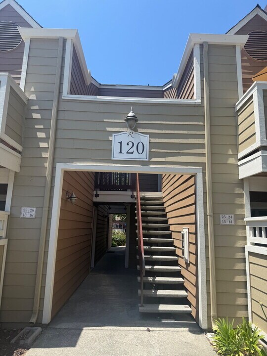 120 Reflections Dr in San Ramon, CA - Building Photo