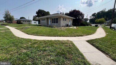 9 Sussex Rd in Camp Hill, PA - Building Photo - Building Photo