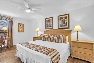 600 Neapolitan Way, Unit SI FL2-ID1073547P in Naples, FL - Foto de edificio - Building Photo