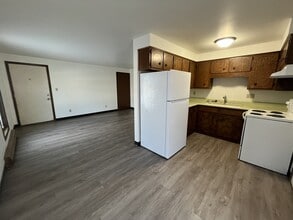 2421 Camelot Blvd in Sheboygan, WI - Building Photo - Building Photo