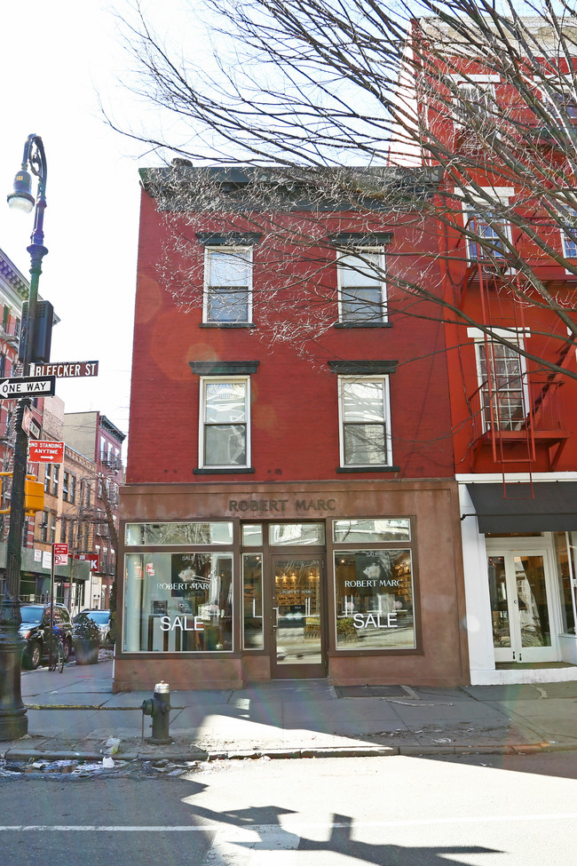 386 Bleecker St in New York, NY - Building Photo - Building Photo