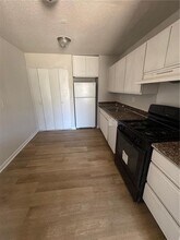 3256 Covington Dr in Decatur, GA - Foto de edificio - Building Photo