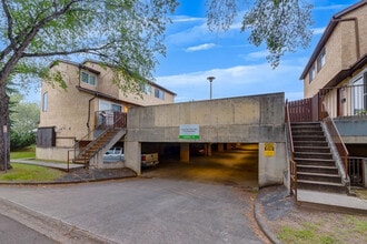 Huntington Townhomes in Edmonton, AB - Building Photo - Building Photo