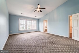 4678 Helen Winter Terrace in Alexandria, VA - Foto de edificio - Building Photo