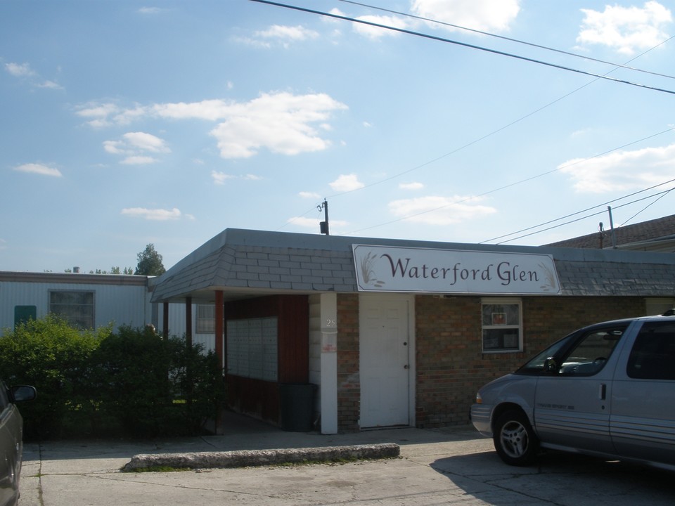 Waterford Glen Trailer Park in Bucyrus, OH - Building Photo