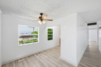 452 Normandy Ln in Delray Beach, FL - Building Photo - Building Photo