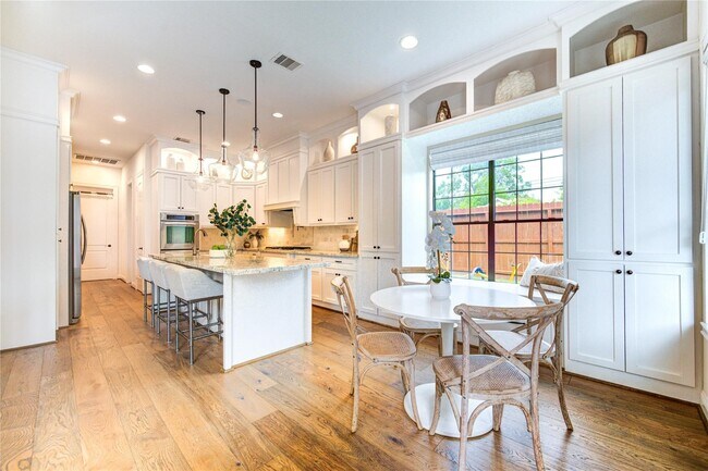 1403 Wakefield Dr in Houston, TX - Building Photo - Building Photo