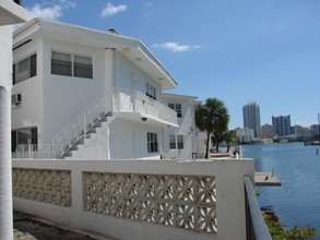 7080 Bonita Dr in Miami Beach, FL - Building Photo - Building Photo