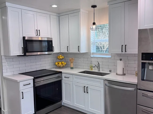 5511 San Francisco Blvd in Sacramento, CA - Foto de edificio - Building Photo