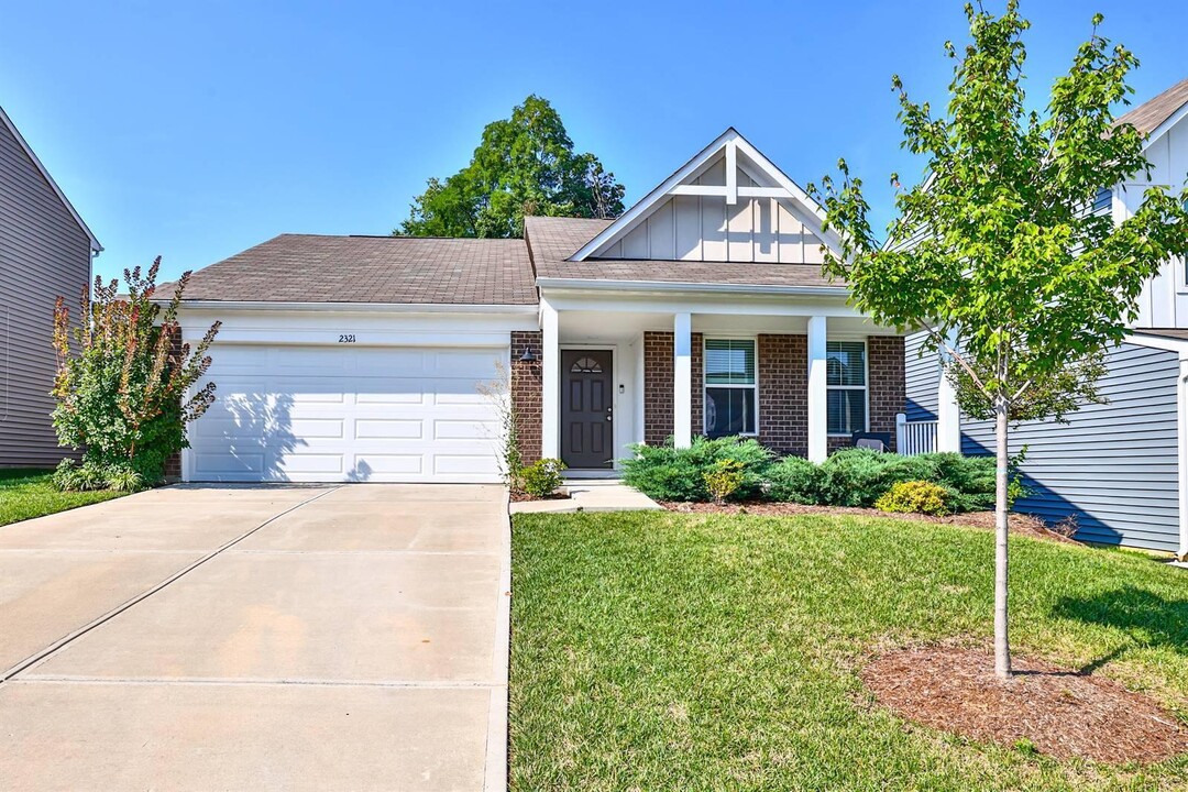 2321 Slaney Ln in Union, KY - Building Photo