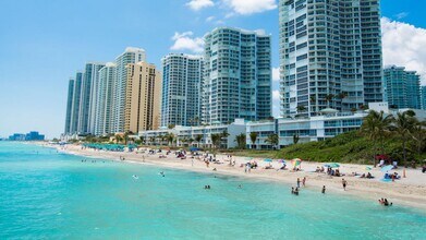 17315 Collins Ave in Sunny Isles Beach, FL - Building Photo - Building Photo