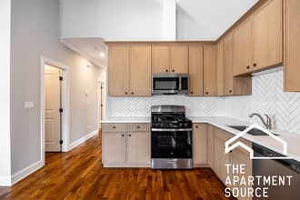 547 N Springfield Ave in Chicago, IL - Building Photo - Building Photo