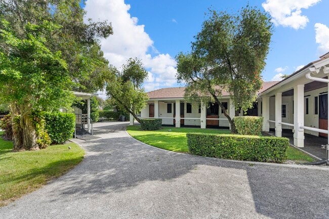 14492 Equestrian Way in Wellington, FL - Building Photo - Building Photo