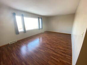 1810 N 14th St in Bismarck, ND - Building Photo - Building Photo