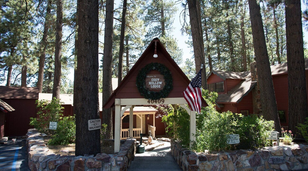 40409 Big Bear Blvd in Big Bear Lake, CA - Building Photo