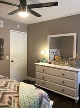 1279 Calle Bonita in Camarillo, CA - Foto de edificio - Building Photo