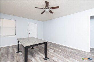 1610 Indian Trail in Harker Heights, TX - Foto de edificio - Building Photo