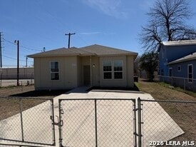 114 Grosvenor St in San Antonio, TX - Building Photo