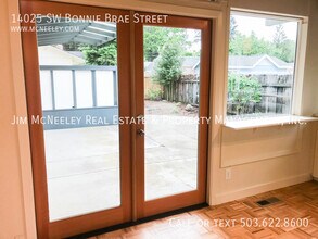 14025 SW Bonnie Brae St in Beaverton, OR - Building Photo - Building Photo