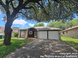 8015 Forest Ash in Live Oak, TX - Building Photo
