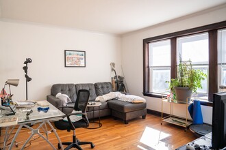 2474 W Cullom Ave in Chicago, IL - Building Photo - Building Photo