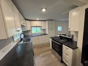 8950 SW 69th Ave in Portland, OR - Building Photo - Building Photo