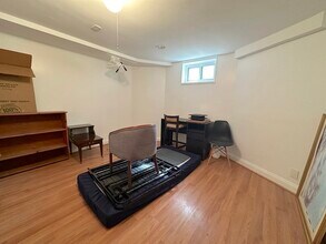25 Rossmore St, Unit 25H in Somerville, MA - Foto de edificio - Building Photo