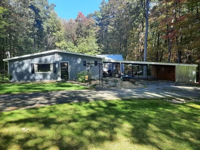 136 Cove Rd