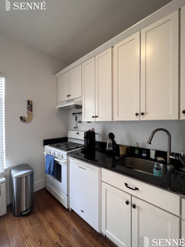 20 Ellery St, Unit 1 in Cambridge, MA - Building Photo - Building Photo