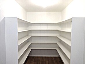 360 Whispering Hollow Dr in Kyle, TX - Building Photo - Building Photo