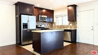 1728 S Robertson Blvd in Los Angeles, CA - Building Photo