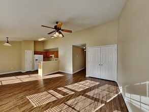 2921 Deep Cove Dr NW, Unit UNIT 10A in Concord, NC - Foto de edificio - Building Photo