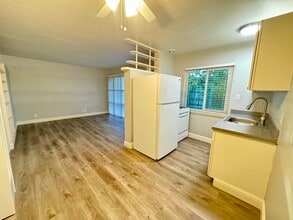 Sunset Crossing in Sacramento, CA - Building Photo - Building Photo