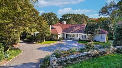 21 Harkim Rd in Greenwich, CT - Building Photo - Building Photo