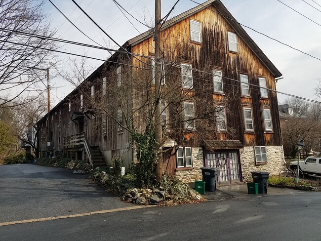 15 Wabank Rd, Unit D in Millersville, PA - Building Photo - Building Photo