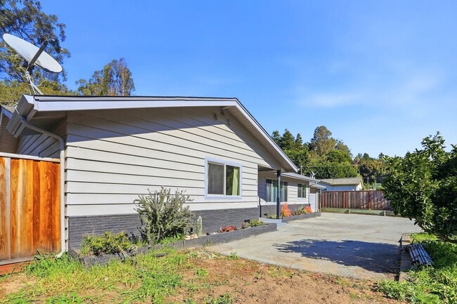 610 Carr Ave in Aromas, CA - Building Photo - Building Photo