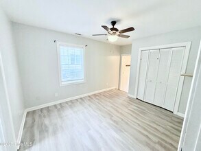 414 Sherwood Rd in Jacksonville, NC - Foto de edificio - Building Photo