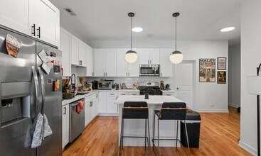 1638 N Western Ave, Unit 2 in Chicago, IL - Building Photo - Building Photo