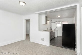 12123 Santa Rosa Dr in Detroit, MI - Building Photo - Building Photo