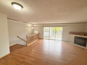 7049 Lockslie Way in Savage, MN - Building Photo - Building Photo